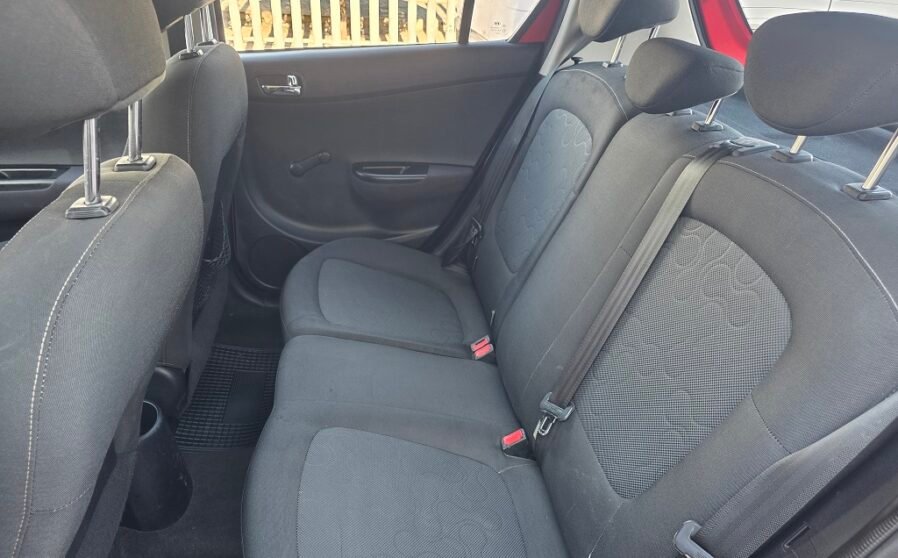 Hyundai i20 1.2 Classic77cv 5p (10)