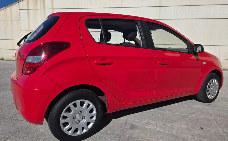 Hyundai i20 1.2 Classic77cv 5p (3)