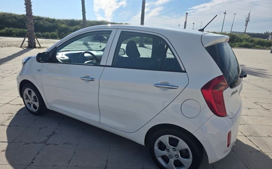 Kia Picanto 1.0 Concept 70cv 5p (16)