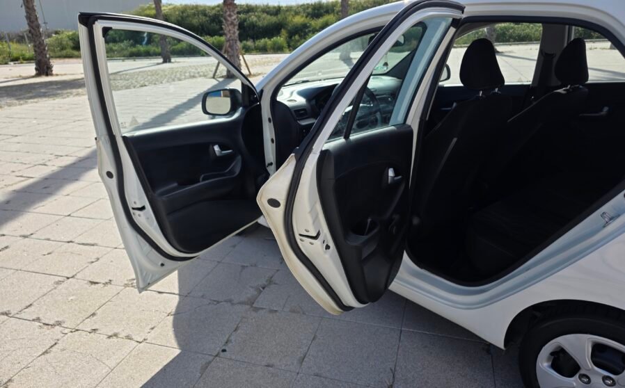 Kia Picanto 1.0 Concept 70cv 5p (2)