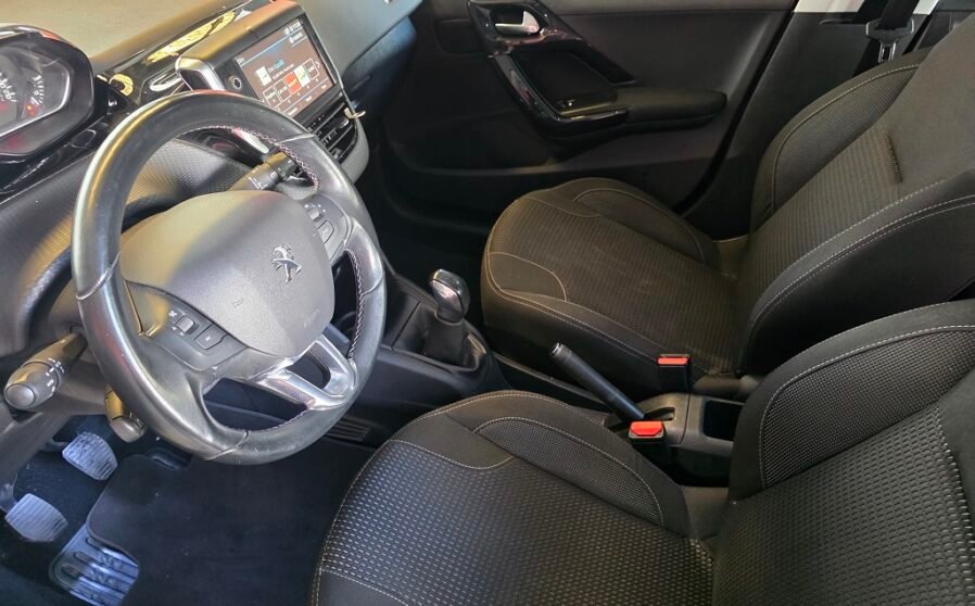Peugeot 208 1.2 PureTech Tech Edition (14)