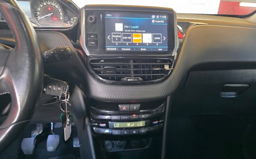 Peugeot 208 1.2 PureTech Tech Edition (17)