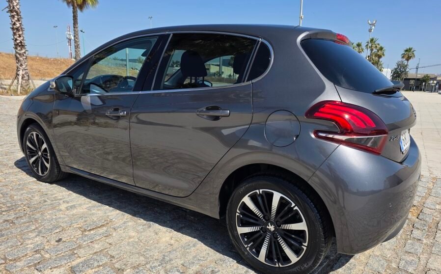 Peugeot 208 1.2 PureTech Tech Edition (3)