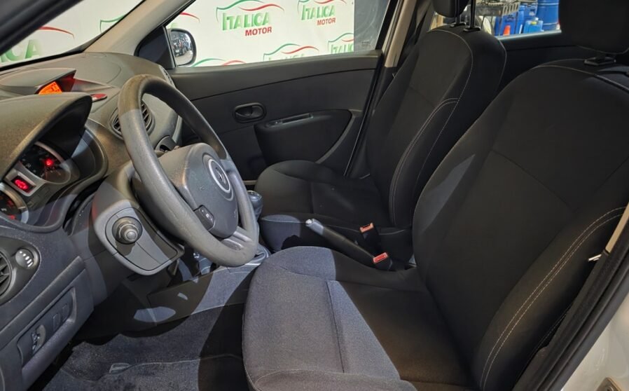 Renault Clio 1.2 Authentique 75cv 5p (12)