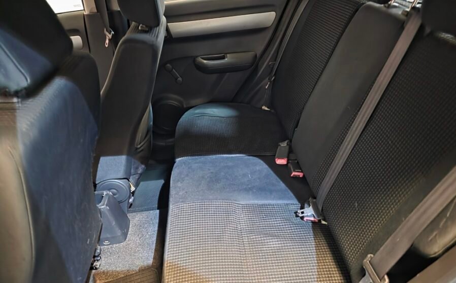 Suzuki Swift 1.3 GL 5p 93cv (10)