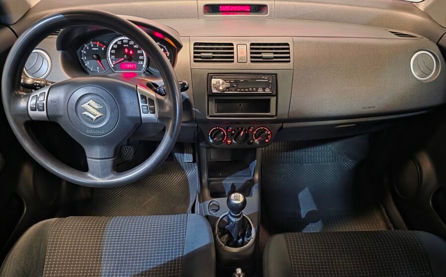 Suzuki Swift 1.3 GL 5p 93cv (12)