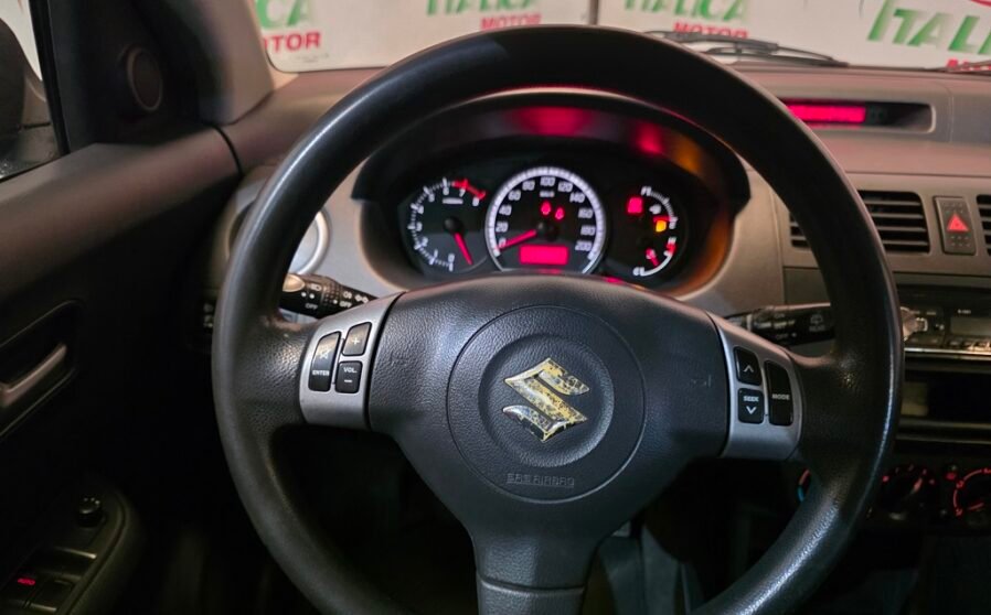 Suzuki Swift 1.3 GL 5p 93cv (13)