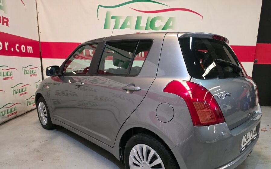 Suzuki Swift 1.3 GL 5p 93cv (4)